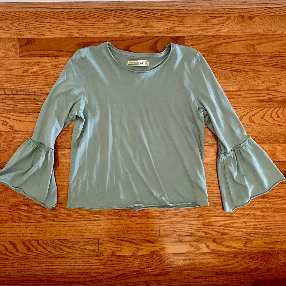 Abercrombie bell sleeve top